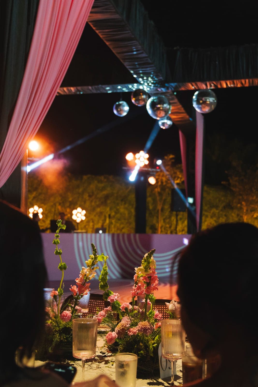 Ambientación de fiesta y pista